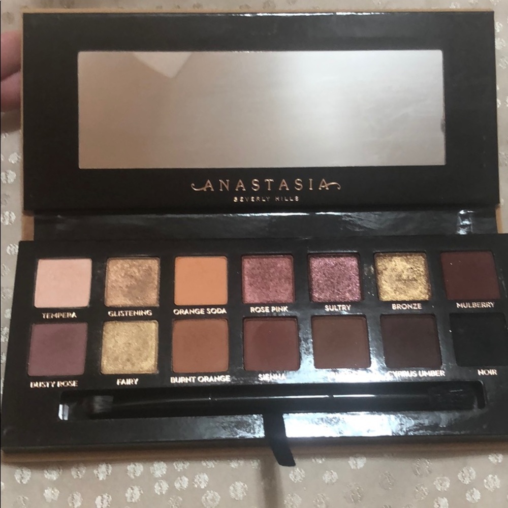 Anastasia Soft Glam Palette